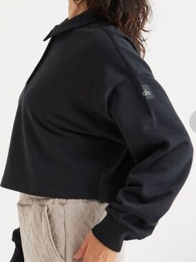 ALO Yoga Black Cropped Sweatshirt